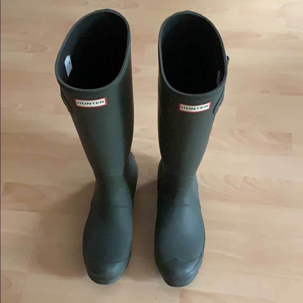 Barely worn Hunter boots!!